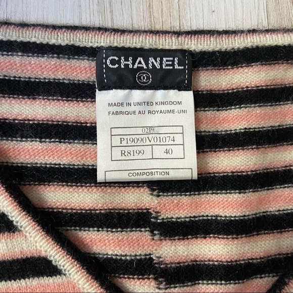 ❌SOLD❌ Authentic Chanel Cashmere Top Size FR 40 - Picture 4 of 10